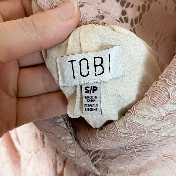 Tobi Lace Dress In Blush Pink - Picture 6 of 8